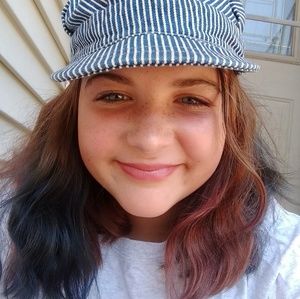 Meet your Posher, Evelyn